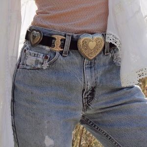 Leather belt heart